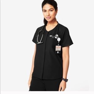 Figs scrub top